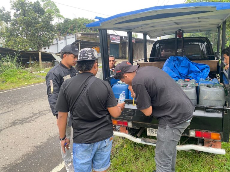 Aparat kepolisian dari Unit Jatanras bersama Unit Tipiter Sat Reskrim Polres Manggarai Timur, berhasil mengamankan 385 liter BBM bersubsidi serta menangkap dua orang terduga pelaku dalam sebuah operasi yang digelar pada Selasa (28/4/2026) sore, sekitar pukul 17.30 WITA. (Dok.istimewa)