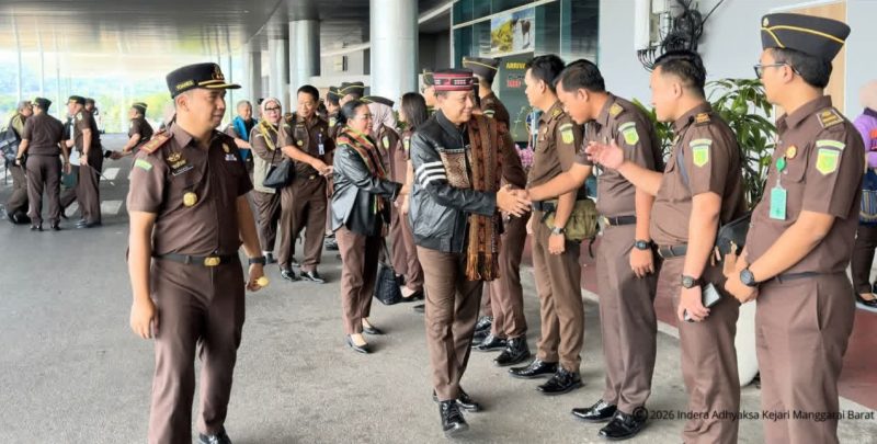 Rombongan Tim Inspeksi dari Jaksa Agung Muda Bidang Pengawasan (Jamwas) Disambut Langsung Kepala Kejari Manggarai Barat dan Jajarannya (Dok.istimewa) 