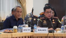 Beni Kabur Harman (kiri) Kejati NTT (Kanan) (Dok.istimewa)