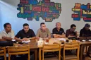 Advokat Aldri Delton Ndolu, didampingi rekan sesama tim penasihat hukum, dalam konferensi pers di Labuan Bajo, Rabu (4/5/2026). (Dok.istimewa)