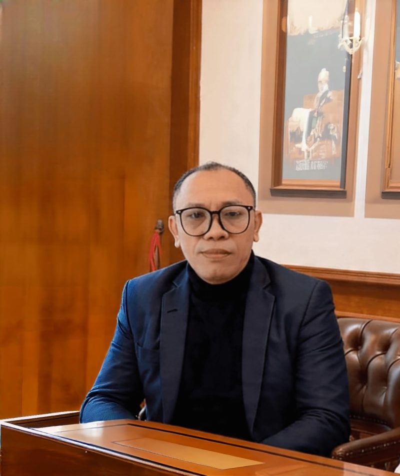 Praktisi Hukum, Plasidis Asis Deornay, S.H (Dok istimewa)