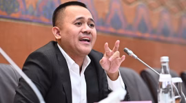 Anggota Komisi VI DPR RI Mufti Aimah Nurul Anam saat mengikuti dengan Menteri Koperasi dan Direktur Utama PT Agrinas Pangan Nusantara di ruang rapat Komisi VI DPR RI, Senayan, Jakarta, Selasa (18/11/2025) (Dok.istimewa)