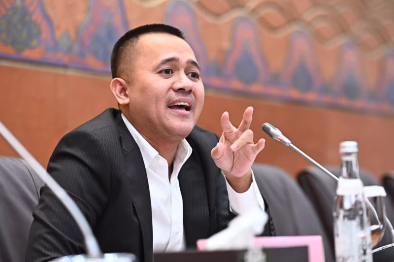 Anggota Komisi VI DPR RI Mufti Aimah Nurul Anam saat mengikuti dengan Menteri Koperasi dan Direktur Utama PT Agrinas Pangan Nusantara di ruang rapat Komisi VI DPR RI, Senayan, Jakarta, Selasa (18/11/2025) (Dok.istimewa)