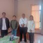 Mahasiswa UNIKA St.Paulus Ruteng Jurusan Bahasa Inggris bersama Kepala Dinas Ketenagakerjaan Kabupaten Manggarai, Frederikus Inasio Jenarut, S.E (Dok.istimewa)