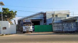 Gudang Bir milik PT Multi Niaga Jaya Abadi yang berlokasi di daerah permukiman warga Golo Koe, Kelurahan Wae Kelambu, Kecamatan Komodo, Manggarai Barat, NTT (Dok.istimewa)