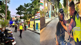 Personil Satlantas Polres Manggarai Barat menindak pengendara yang melanggar aturan lalu lintas dalam operasi penertiban kendaraan di wilayah Labuan Bajo. (Dok.Flobamor.com)