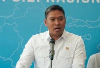 Kepala Badan Gizi Nasional (BGN) Sudaryono didampingi Wakil Kepala BGN Agustina Arumsari dan Trenggono memberikan keterangan pers terkait perkembangan Makan Bergizi Gratis (MBG) di Kantor Badan Gizi Nasional, Jakarta, Senin (27/7/2026)