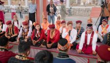 Ratusan kader PMKRI dari seluruh Indonesia disambut dengan nuansa budaya Manggarai yang berlangsung di Gedung Aula Assumpta Ruteng, Senin (3//7/2026) (Foto: Dok.Flobamor.com)
