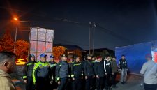 Kepolisian Resort (Polres) Manggarai menerapkan sistem dua gelombang pengamanan. Pleton pertama dikerahkan sebanyak 36 personel, pleton kedua berjumlah 36 orang, ditambah tim khusus beranggotakan 9 orang serta 2 personel pendukung. Khusus pengamanan pada sesi malam hari, total kekuatan personel yang disiapkan mencapai 49 orang untuk mengawal kegiatan Kongres PMKRI ke-XXXIV di Ruteng (foto: Dok.Flobamor.com)