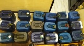 Seorang pria berinisial ZU (50), warga Kecamatan Aimere, Kabupaten Ngada, Nusa Tenggara Timur (NTT), diamankan polisi setelah kedapatan menimbun 670 liter Pertalite bersubsidi, Rabu (8/7/2026) Dok.istimewa)