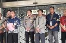 Kepala Pusat Penerangan Hukum (Kapuspenkum) Kejaksaan Agung Anang Supriatna (ketiga dari kiri) berbicara dalam konferensi pers di Gedung Jampidsus Kejagung, Jakarta, Jumat (17/7/2026).