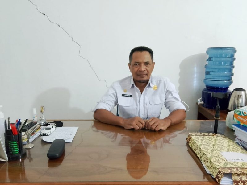 Kepala Satuan Polisi Pamong Praja (Kasatpol PP Manggarai Barat) Yeremias Ontong, Sp (Foto: Dok.Redaksi Flobamor.com)