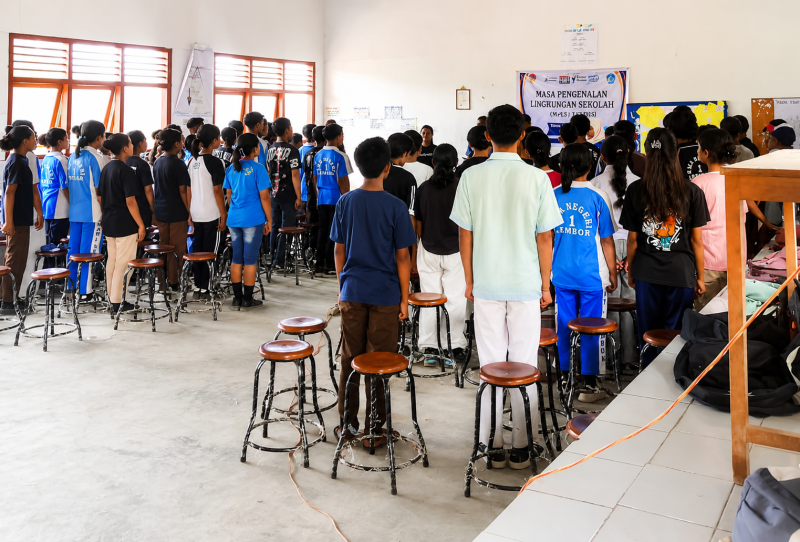 67 Peserta didik baru SMAN 1 Lembor mengikuti Masa Pengenalan Lingkungan Sekolah (MPLS) yang berakhir pada Jumat (17/7/2026) foto: Dok.Bonefasius Jatang)