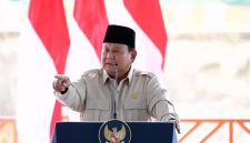 Presiden Prabowo Subianto memberi sambutan saat meresmikan Bendungan Meninting di Desa Bukit Tinggi, Kecamatan Gunungsari, Lombok Barat, NTB, Jumat (10/7/2026). (Foto: Dok. YouTube Setpres Ri