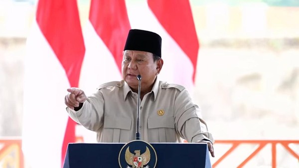 Presiden Prabowo Subianto memberi sambutan saat meresmikan Bendungan Meninting di Desa Bukit Tinggi, Kecamatan Gunungsari, Lombok Barat, NTB, Jumat (10/7/2026). (Foto: Dok. YouTube Setpres Ri