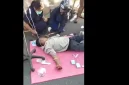 Sejumlah tenaga medis memberikan pertolongan kepada pasien yang terpaksa mendapat penanganan di luar gedung rumah sakit, Sabtu (15/8/2026)