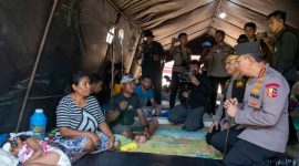 Kapolri Tinjau Langsung Korban Pascagempa di kabupaten Manggarai dan Kabupaten Manggarai Timur, Selasa (18/8/2026) (Foto.Dok. Flobamor.com)