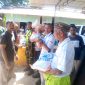 Penyaluran bantuan di Desa Wae Kanta, Kecamatan Lambor, Manggarai Barat, NTT, Selasa (18/8/2026) (Foto: Dok. Flobamor.com)