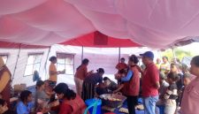 Dapur Umum Kemensos di Desa Wae Mowol, Kecamatan Lembor, Kabupaten Manggarai Barat, NTT, Buka Akses untuk Seluruh Desa Terdampak Gempa (Foto: Doc.Flobamor.com)