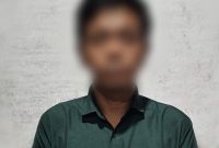 Satuan Reserse Kriminal (Satreskrim) Polres Manggarai Barat menahan seorang calo wisata berinisial SO (33) akibat menilap uang ratusan juta rupiah. Ulah tersangka menyebabkan 22 wisatawan asal Tiongkok telantar saat tiba di Labuan Bajo, Nusa Tenggara Timur.