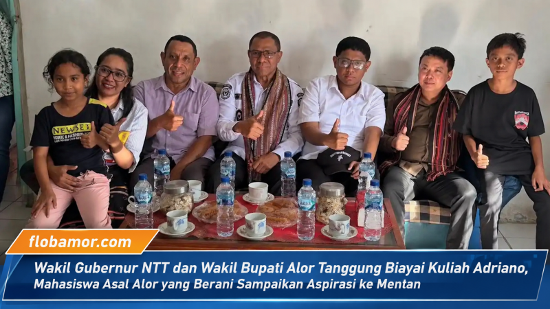 Wakil Gubernur NTT Johni Asadoma bersama Wakil Bupati Alor Rocky Winaryo saat mendatangi rumah Adriano Padama untuk menyampaikan apresiasi dan menyatakan kesiapan dukungan biaya kuliah. Wagub NTT dan Wabup Alor Nyatakan Siap Tanggung Biaya Kuliah Adriano Padama, Mahasiswa asal Alor yang Sampaikan Aspirasi ke Menteri Pertanian Andi Amran Sulaiman (Foto: Dok. Flobamor.com)