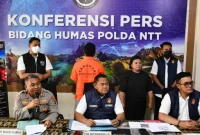 Polda NTT mengamankan GF, yang diduga salah satu admin akun TikTok anonim Lika-Liku, terkait perkara dugaan pelanggaran ITE (Foto: DPC. Humas Polres Ende)