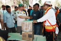 Kementerian Dalam Negeri RI (Kemendagri) menyalurkan tali asih kepada ahli waris korban meninggal akibat gempa di Desa Satar Kampas, Kecamatan Lamba Leda Utara, Kabupaten Manggarai Timur, Nusa Tenggara Timur (NTT). Senin (17/8) 