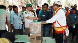 Kementerian Dalam Negeri RI (Kemendagri) menyalurkan tali asih kepada ahli waris korban meninggal akibat gempa di Desa Satar Kampas, Kecamatan Lamba Leda Utara, Kabupaten Manggarai Timur, Nusa Tenggara Timur (NTT). Senin (17/8) 