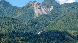 Aktivitas Gunung Anak Ranakah di Kabupaten Manggarai, Nusa Tenggara Timur (NTT), naik menjadi level 2 (waspada). Status waspada tersebut berlaku mulai 1 September 2026. (Foto:Doc. Flobamor.com)