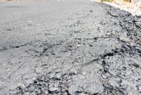 Kerusakan jalan hotmix Watu Cie- Deno (Foto:Doc. Flobamor.com)