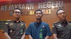 Kepala Seksi Intelijen Kejari Manggarai Barat, M. Ahega Wikantra, memberikan keterangan pers, Selasa (8/9/2026)