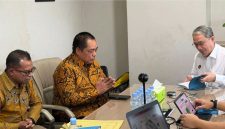Wakil Bupati Manggarai Timur, Tarsisius Sjukur, bersama sejumlah pimpinan Organisasi Perangkat Daerah (OPD) di lingkungan Pemerintah Kabupaten Manggarai Timur dan Jajaran Direktorat Jenderal Perhubungan Laut, Kementerian Perhubungan Republik Indonesia, di Jakarta, Rabu (7/10/2026). Foto: Doc. Tarsisius Syukur 