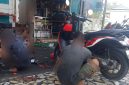 Niat memperbaiki sepeda motor agar kembali normal, seorang pemilik Honda Scoopy berinisial D justru mengeluhkan kondisi kendaraannya yang semakin parah setelah menjalani servis di bengkel,