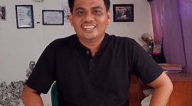 Yogi Indrawan, Ketua Panitia Messah Cup III saat menyampaikan Klarifikasi terkait video kericuhan dari tiga klub menyusul Polemik  antara tim GPSL melawan Primajaya dalam perebutan tiket 8 besar. (Foto: Redaksi Flobamora.com)